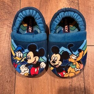 Disney Junior Mickey Mouse Slippers, 9/10